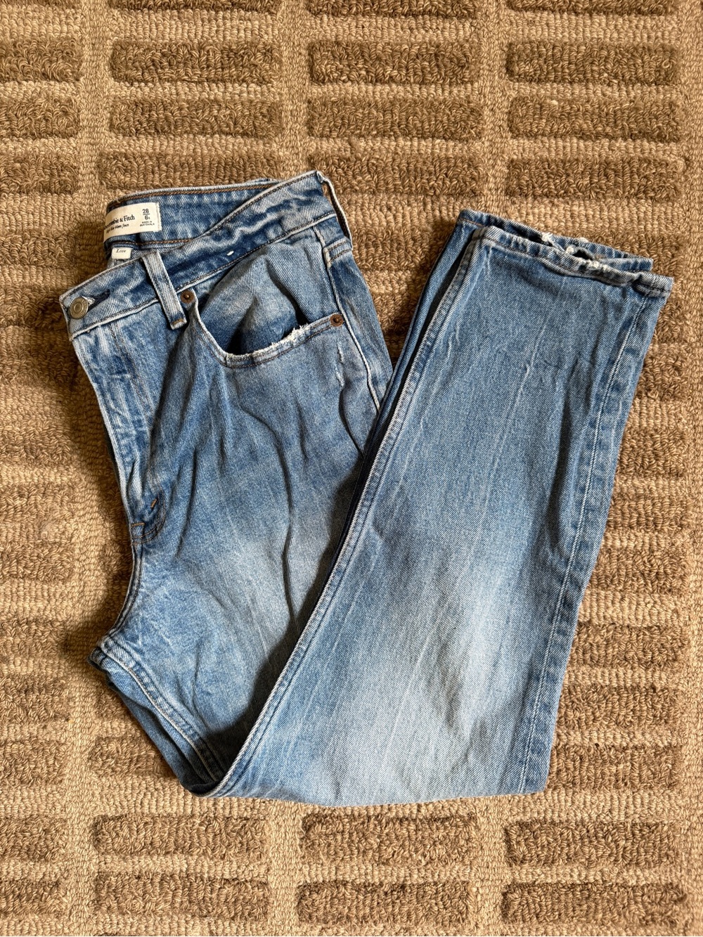 Abercrombie & Fitch curve love high rise mom Jean